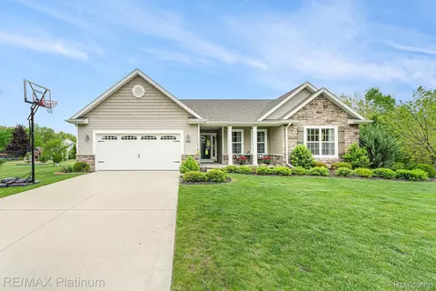 5956 Kerri Ln, Oceola, MI 48855