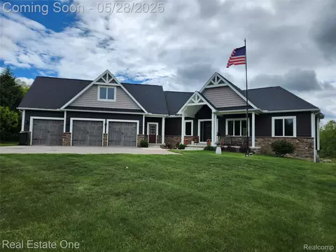 16130 Tindall Rd, Davisburg, MI 48350