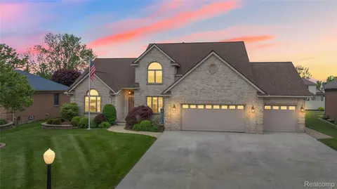 14041 Humbug Island Crt Ct, Gibraltar, MI 48173