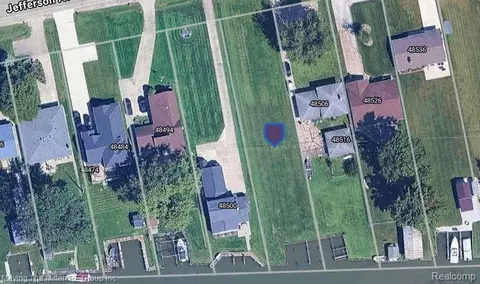 48506 Jefferson Ave, Chesterfield, MI 48047