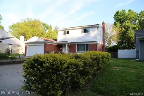 18675 Webster Ave, Southfield, MI 48076