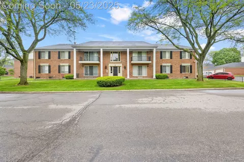 29606 Middlebelt Rd #97, Farmington Hills, MI 48334