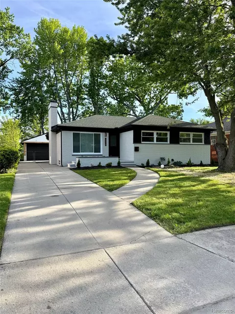 20218 Chalon St, Saint Clair Shores, MI 48080