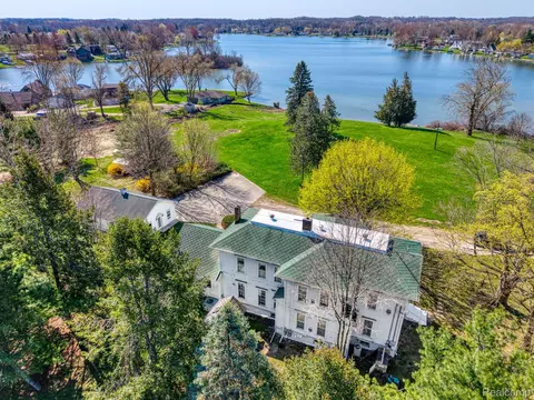 11811 Laird Rd, Cambridge, MI 49230