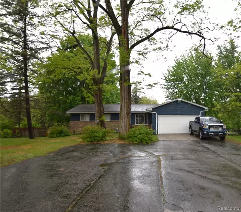 14423 Tuscola Rd, Clio, MI 48420