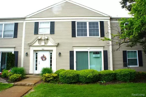 966 Bloomfield Village Blvd, Auburn Hills, MI 48326