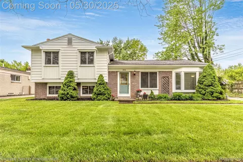 204 Meadowlake Rd, Canton, MI 48188