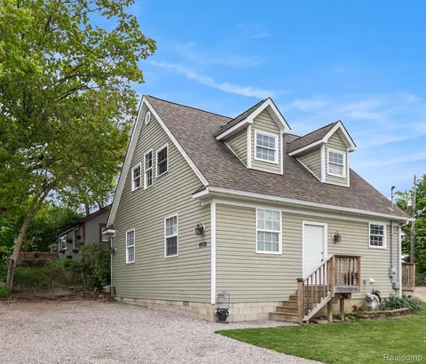 6532 Bennett Lake Rd, Deerfield, MI 48430