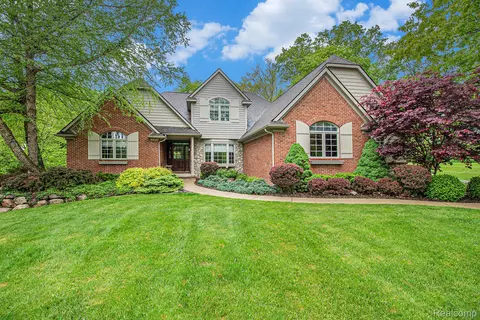10355 Deer Ridge Trl, Rose, MI 48442