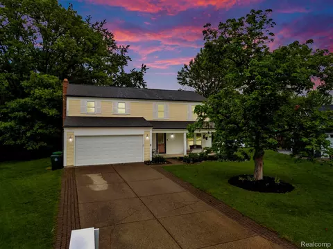 2659 Wellview Ct, Orion, MI 48360