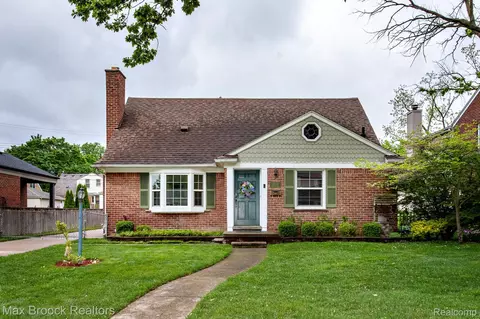 2828 Trafford Rd, Royal Oak, MI 48073