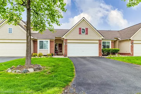 427 Lilly View Ct, Genoa, MI 48843