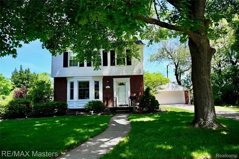 2215 21st St, Wyandotte, MI 48192