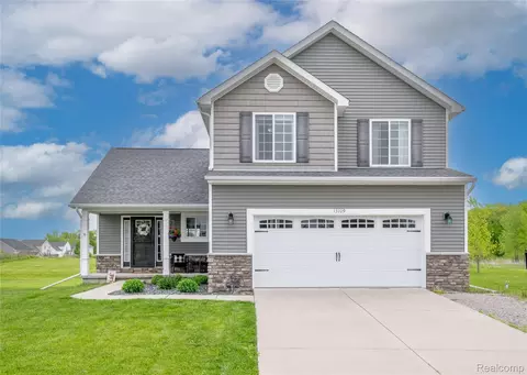 13109 River Rock Pass, Fenton, MI 48451