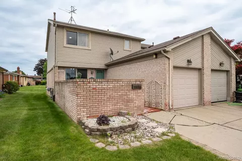14850 La Grande Plz, Warren, MI 48088
