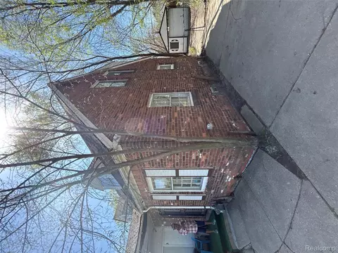 15580 E Seven Mile, Detroit, MI 48205