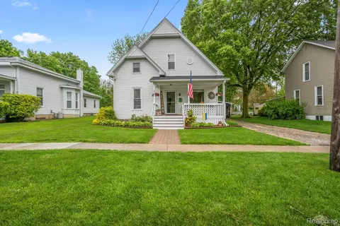 218 N Maple St, Flushing, MI 48433