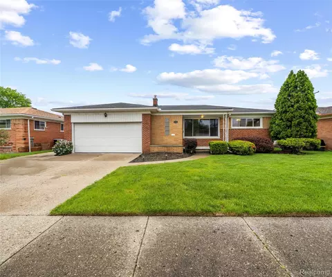 38264 Richland St, Livonia, MI 48150
