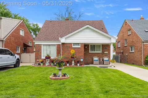 15210 Russell Ave, Allen Park, MI 48101