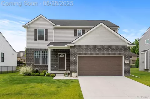 20830 Wexford Dr, Macomb, MI 48044
