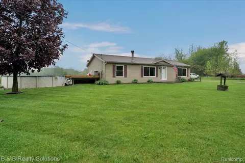 5951 English Rd, Koylton, MI 48760