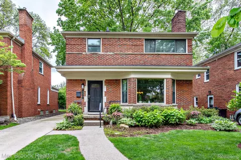 13317 Victoria Ave, Huntington Woods, MI 48070