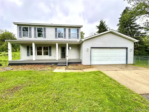 3758 Tienken Rd, Auburn Hills, MI 48326