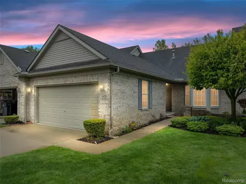 5428 Ivy Ct, Genoa, MI 48843