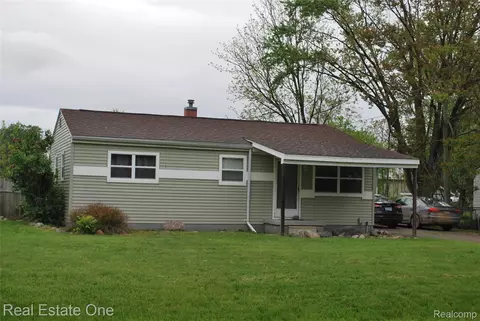 4076 Carmanwood Dr, Flint, MI 48507