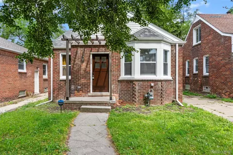 16226 Santa Rosa Dr, Detroit, MI 48221