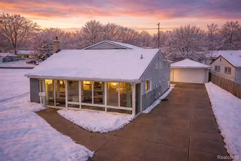 36426 Weideman St, Clinton Township, MI 48035