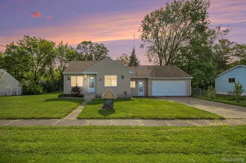 1401 Martha Ave, Burton, MI 48509