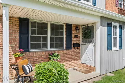 20094 Bryn Mawr Ct #166, Northville, MI 48167