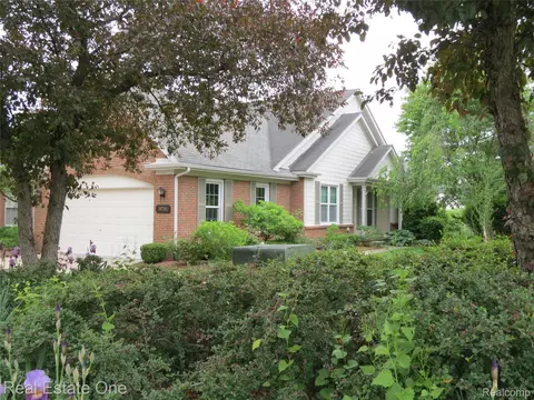 39781 Walker Ct, Northville, MI 48168