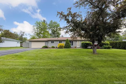 7159 Ward Eagle Dr, West Bloomfield, MI 48322