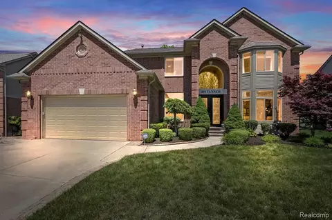 419 Tanner Dr, Troy, MI 48085