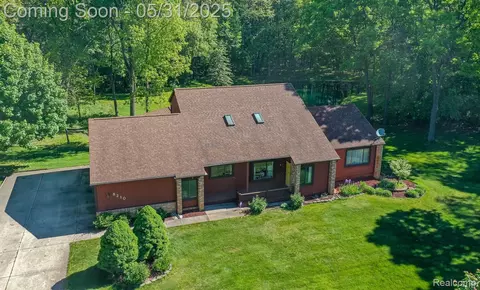 8210 Pine Ridge Dr, Springfield, MI 48346