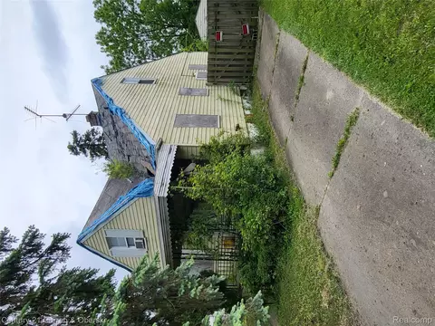 7611 Parkland, Redford, MI 48239