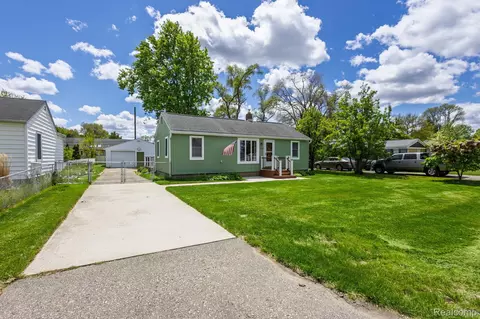 2500 Howe St, Shelby Township, MI 48317