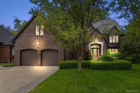 27729 Stephany, Harrison, MI 48045