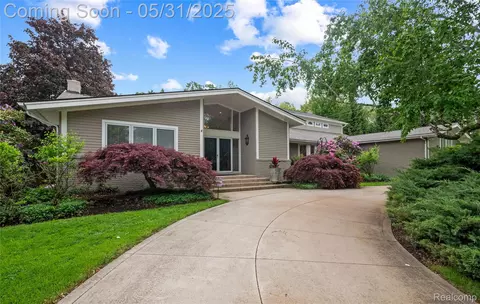 4495 Stony River Dr, Bloomfield Hills, MI 48301