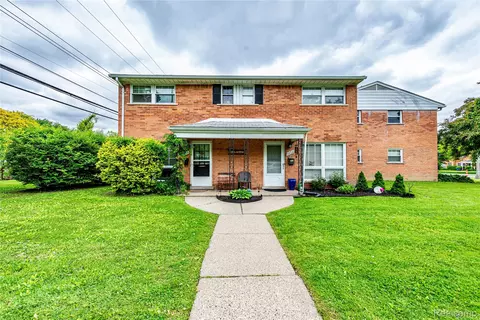 2830 W 13 Mile Rd #6, Royal Oak, MI 48073