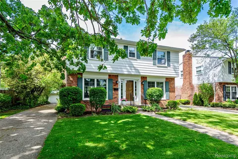 4220 Arlington Dr, Royal Oak, MI 48073