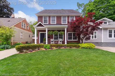 307 Fairgrove Ave, Royal Oak, MI 48067