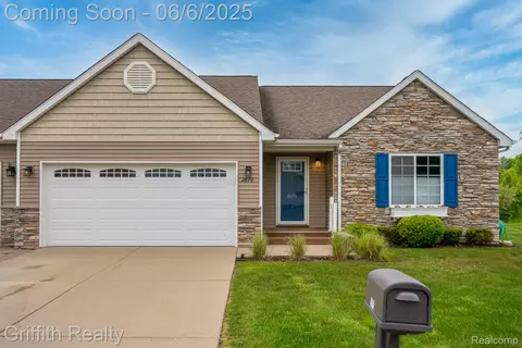 2870 Grand Marais Dr, Oceola, MI 48843