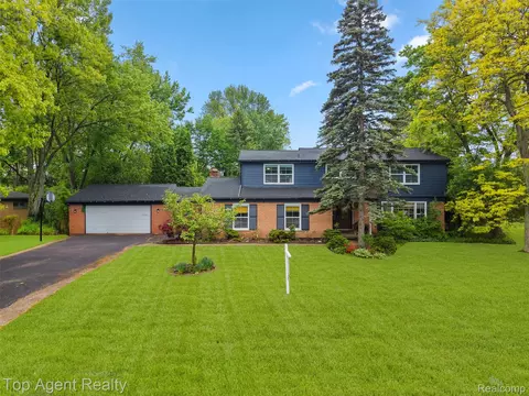 2755 Townhill, Troy, MI 48084