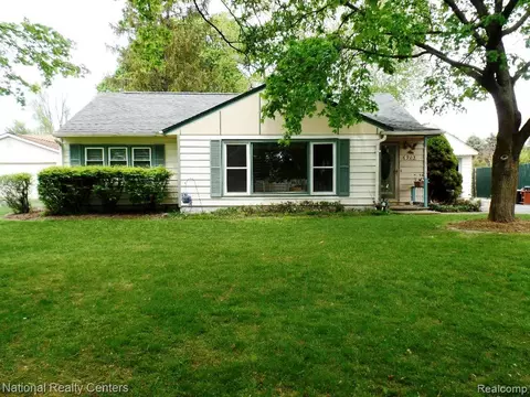 903 Burt St, Tecumseh, MI 49286