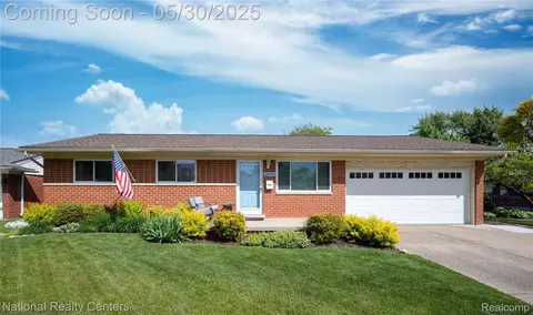 33532 Regal, Fraser, MI 48026