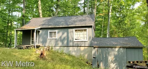 8362 W Deer Rd, Mitchell, MI 48728