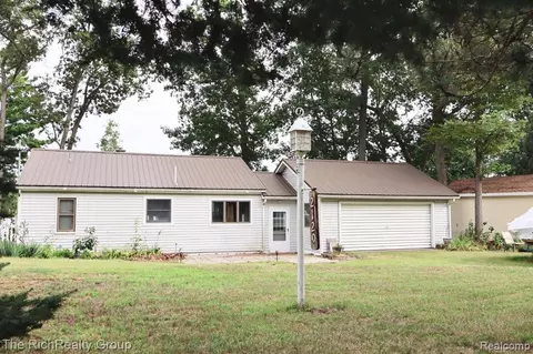 2120 Indian Lake Rd, Plainfield, MI 48748